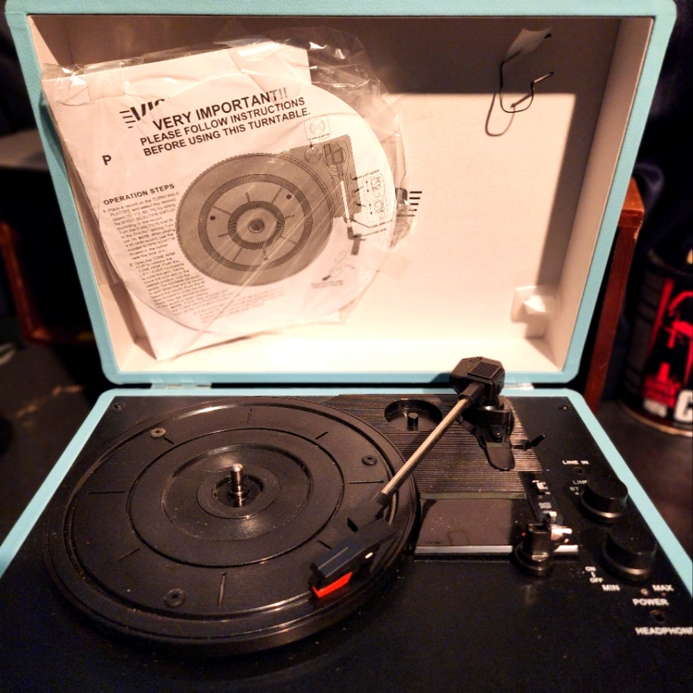 Crosley Cruiser Deluxe Turntable with Bluetooth Out, Tourmaline